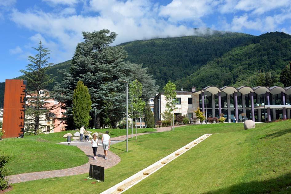 Bed and Breakfast Da Rosemarie à Levico Terme Extérieur photo